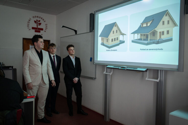 OBHAJOBY ROČNÍKOVÝCH PRACÍ OBORU DŘEVOSTAVBY